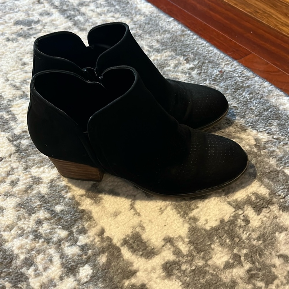 Black ankle boots size 5